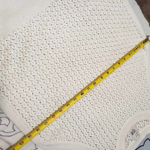 ANEW DAY WHITE sleeveless tops size L.color White .Lightly used - Picture 2 of 9